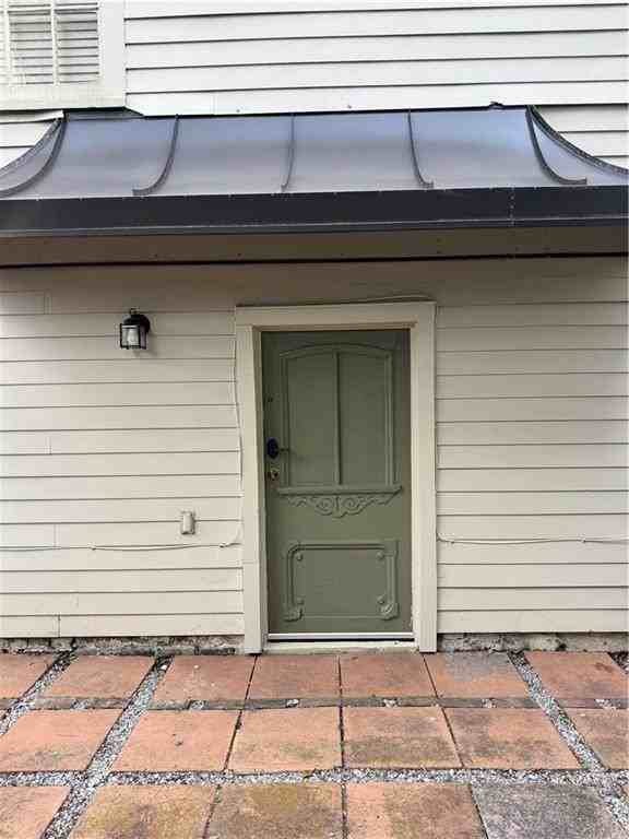 2613 Carondelet St ##B - Photo 2 of 10
