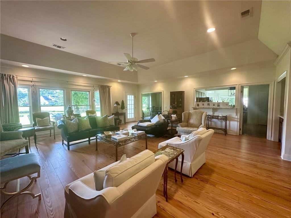 510 Beau Chene Dr - Photo 5 of 13