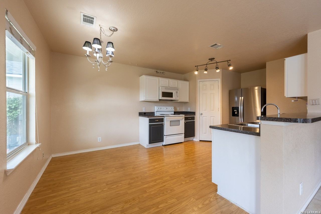 337 Longhorn Way - Photo 3 of 35