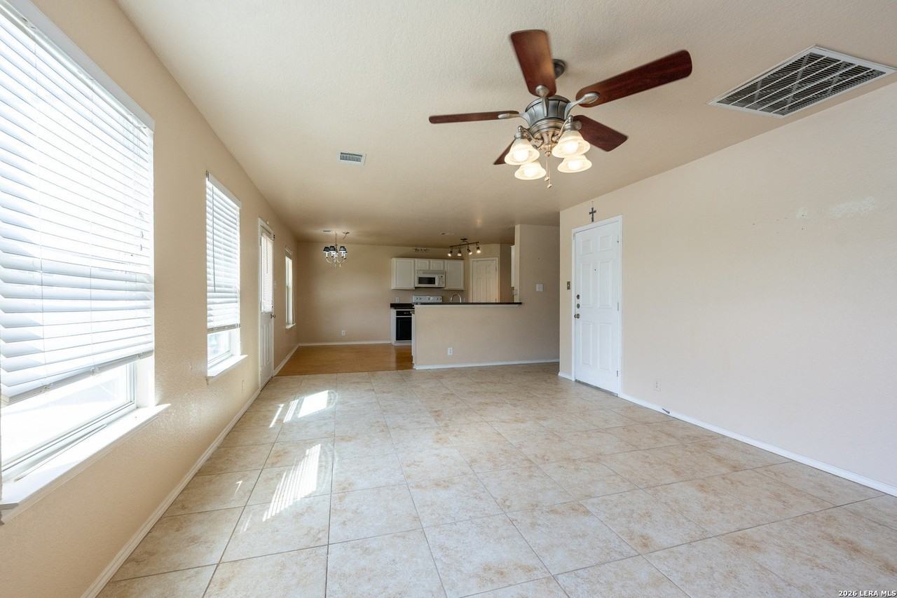 337 Longhorn Way - Photo 7 of 35