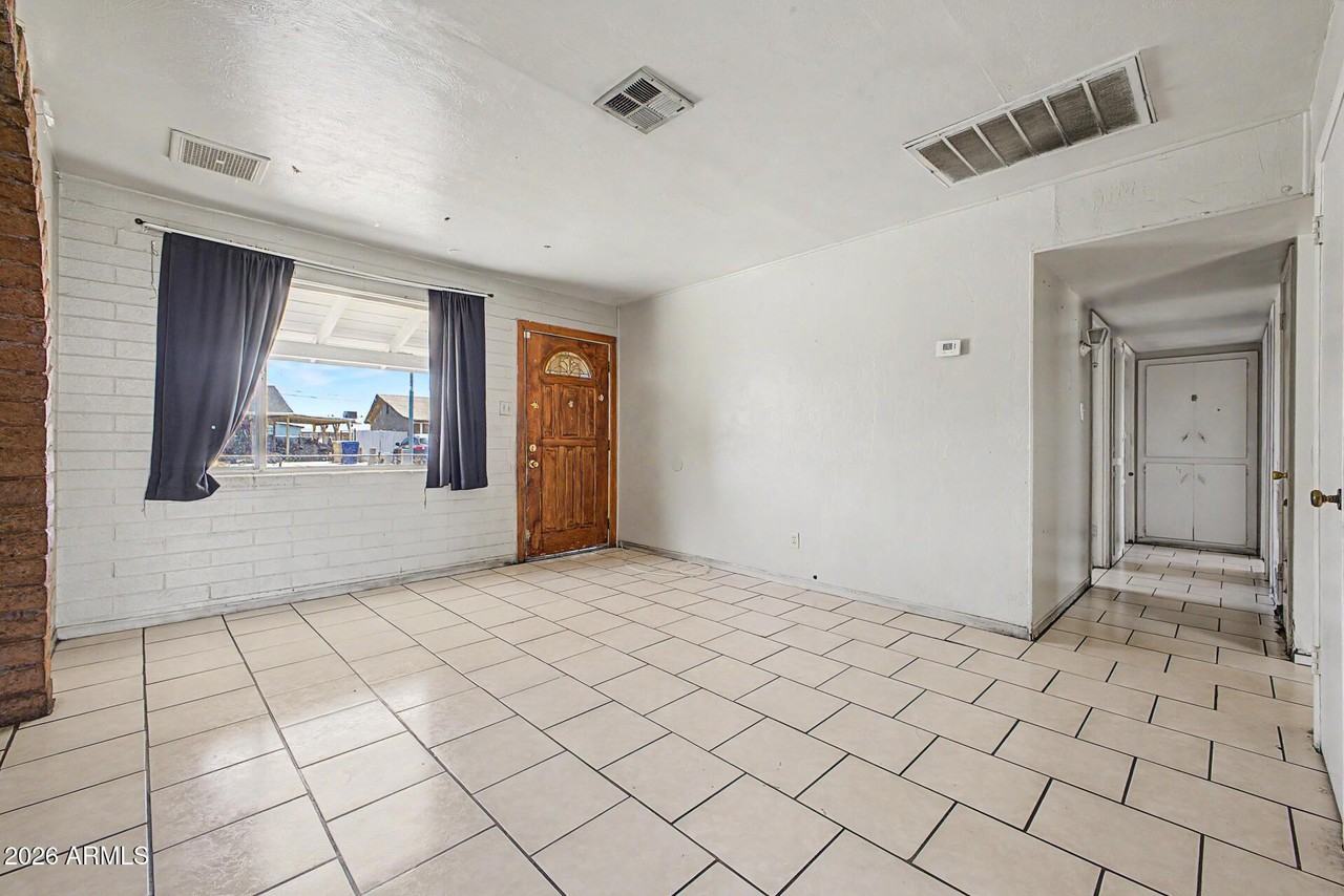 5828 N 63rd Dr - Photo 6 of 26