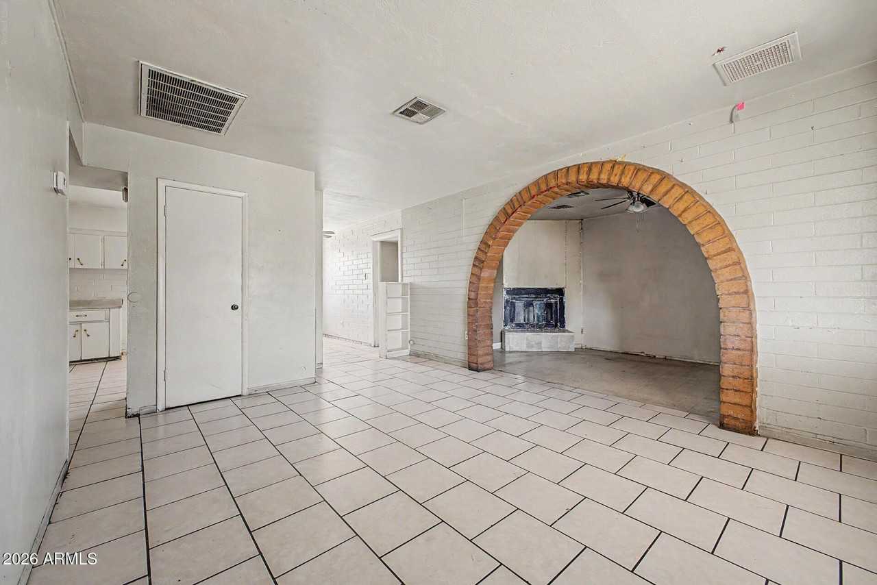 5828 N 63rd Dr - Photo 7 of 26