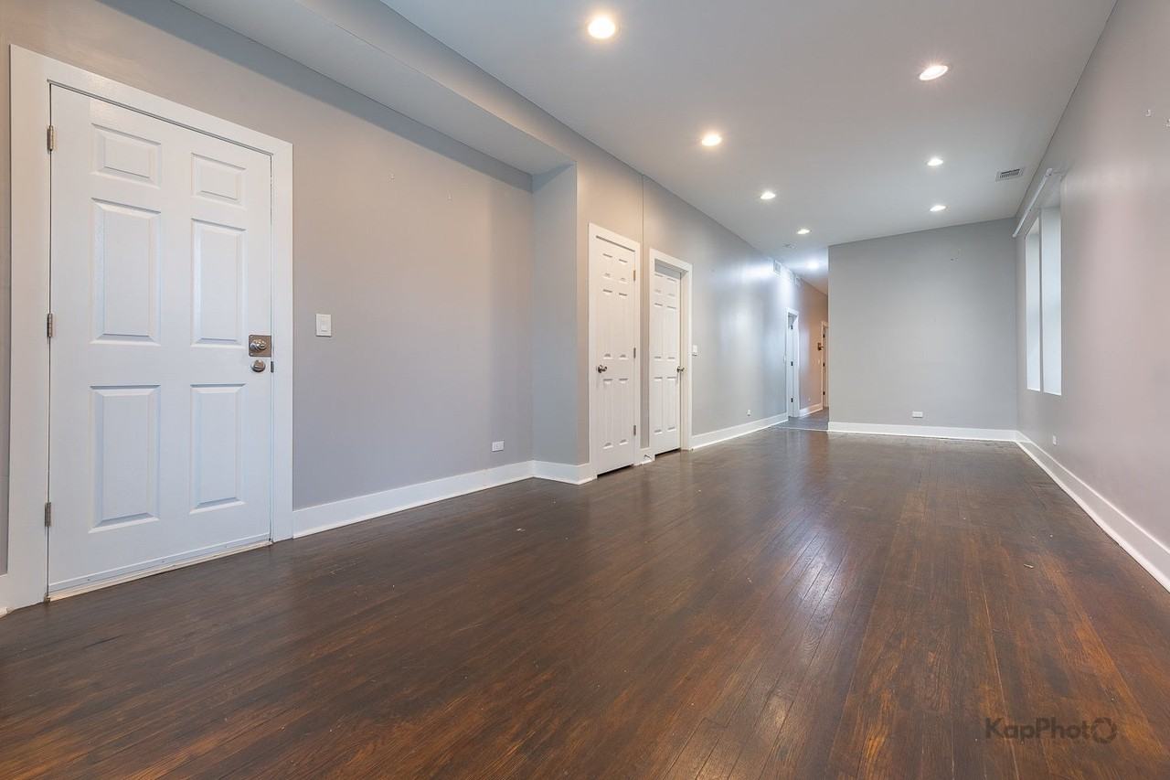 1019 N Ridgeway Ave - Photo 3 of 28