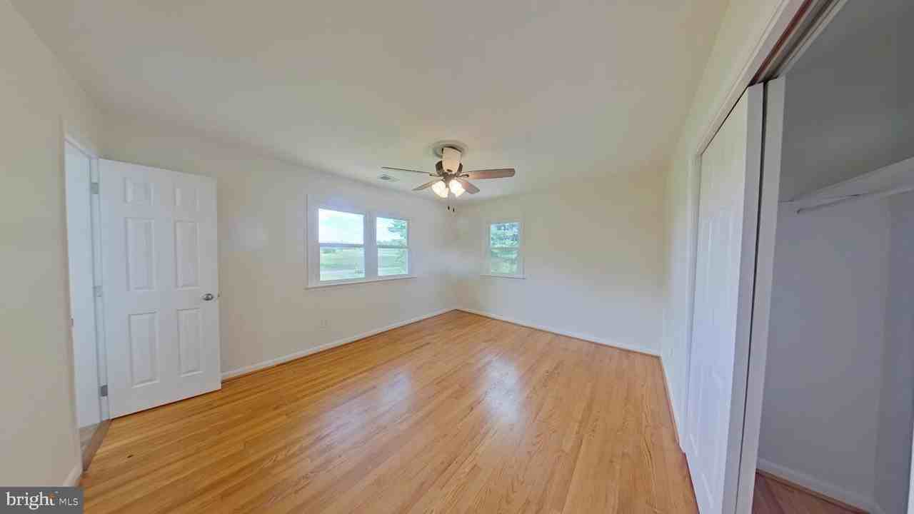 5069 Middle Rd - Photo 5 of 12