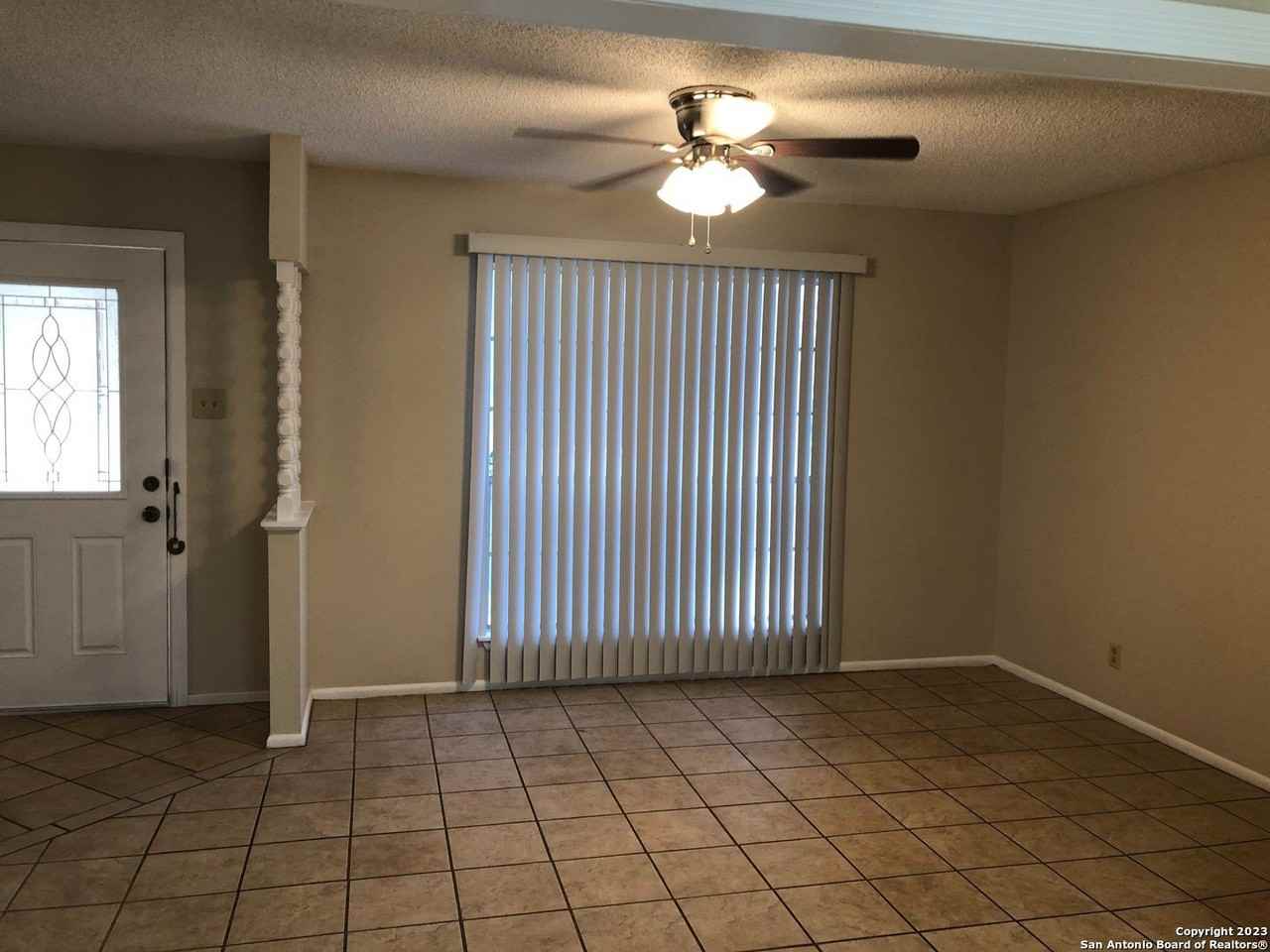 205 Beverly Dr - Photo 2 of 11