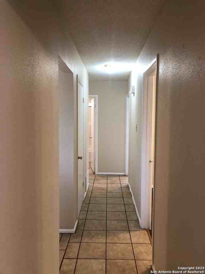 205 Beverly Dr - Photo 5 of 11