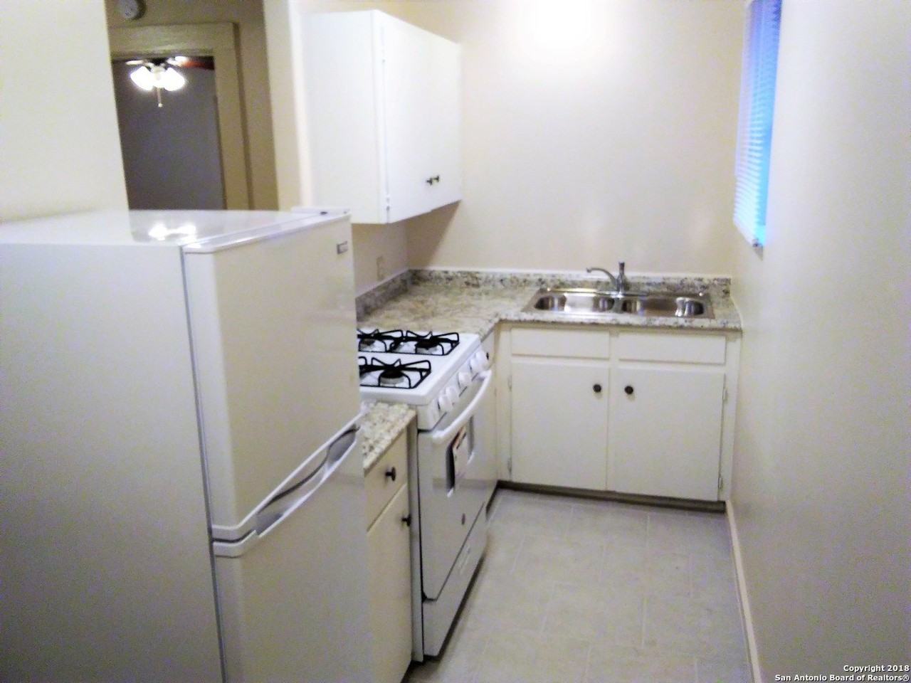 215 W Magnolia Ave #3 - Photo 5 of 22
