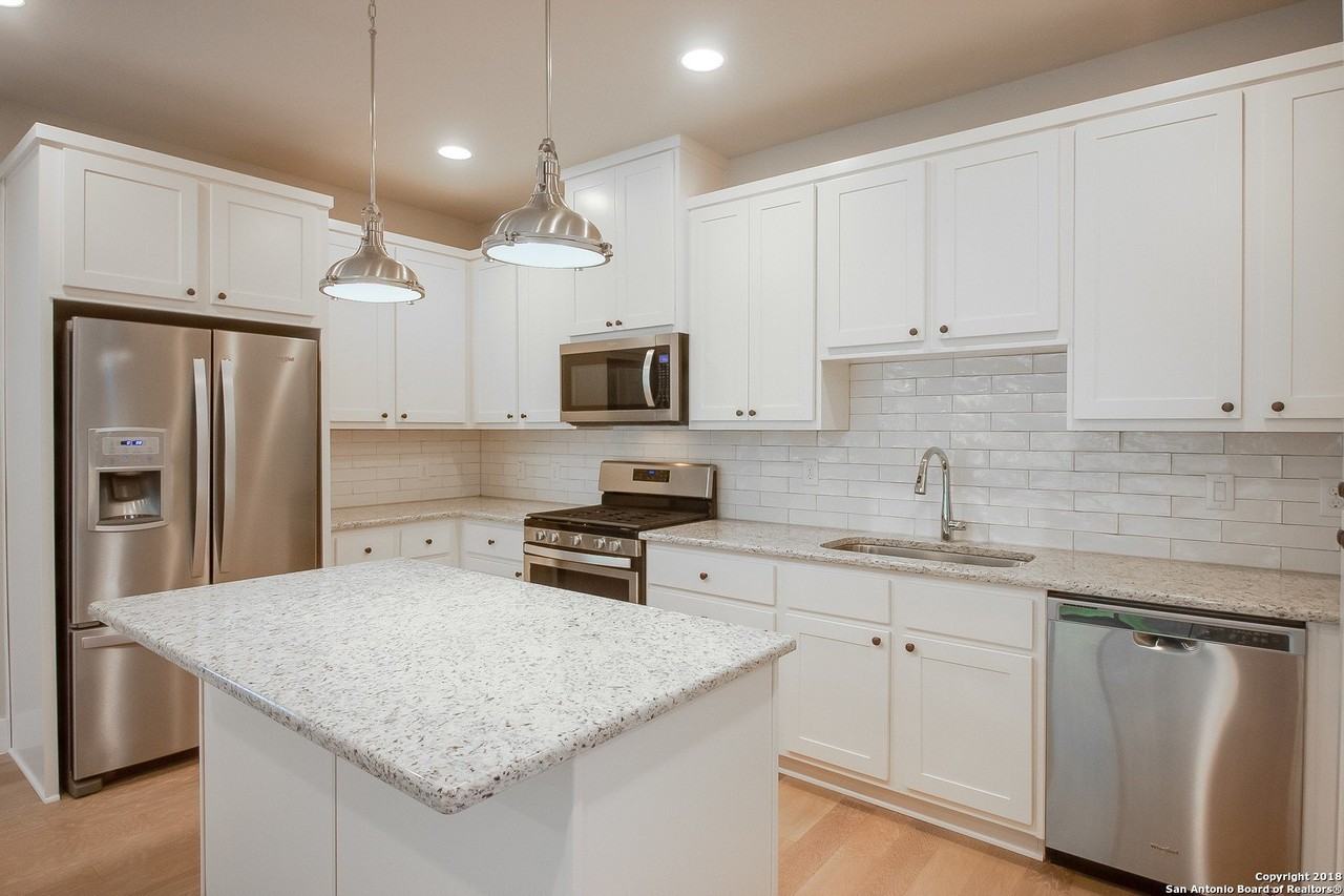 140 Claremont Ave #102 - Photo 5 of 23