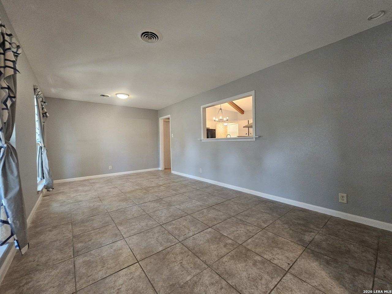 5027 Hershey Dr - Photo 3 of 20