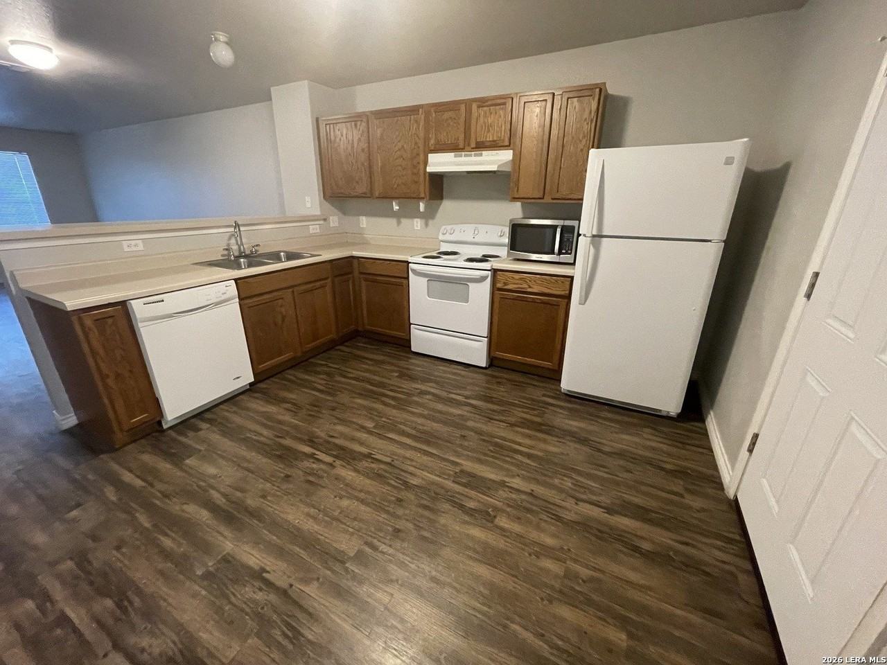 24 Bratton Dr - Photo 3 of 19