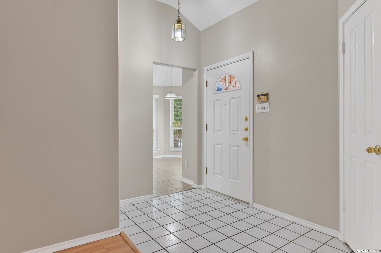 6635 Shady Bend Dr - Photo 3 of 26