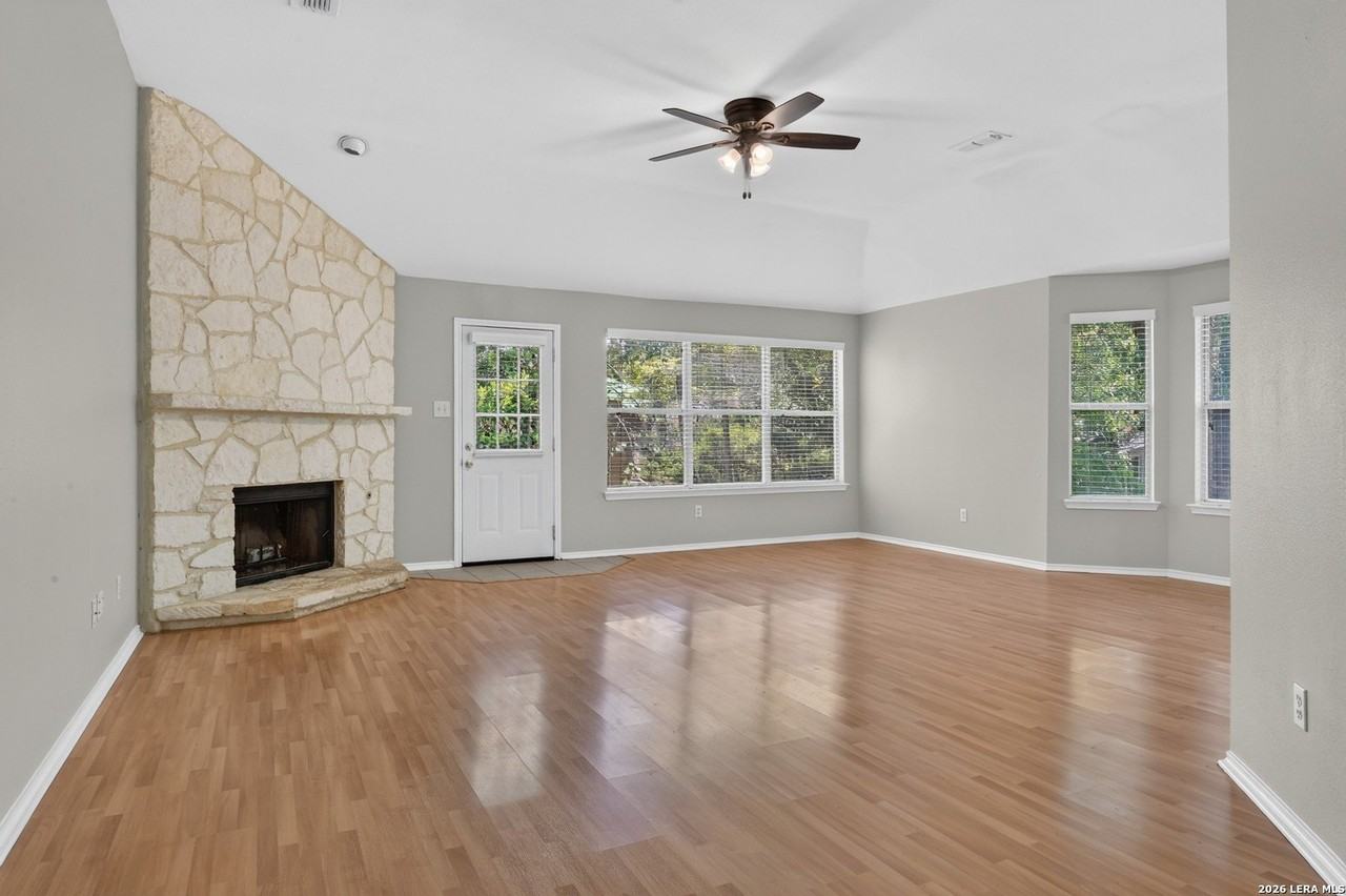 6635 Shady Bend Dr - Photo 6 of 26