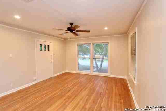 209 Lyman Dr - Photo 4 of 29