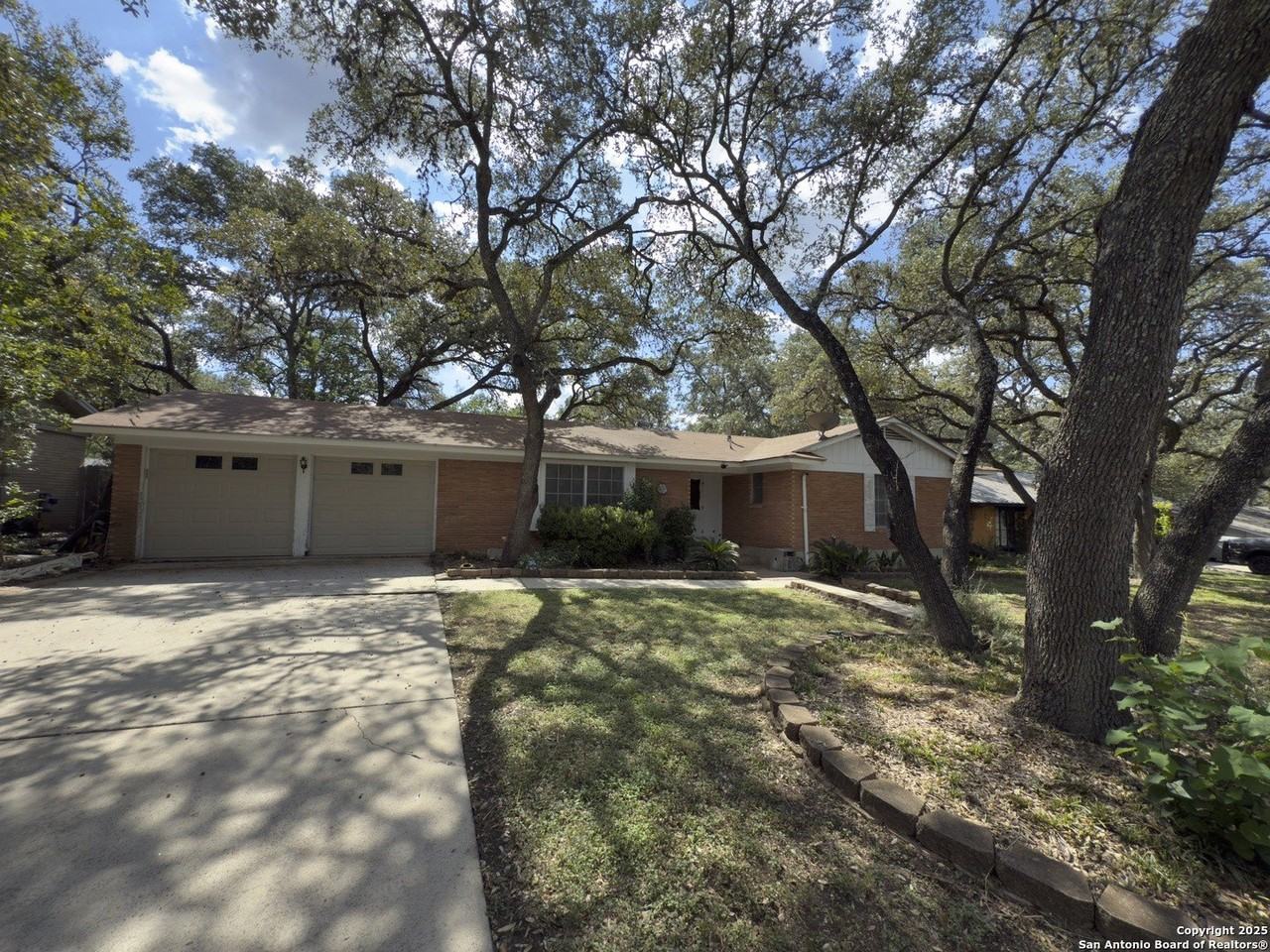11022 Dreamland Dr - Photo 2 of 24