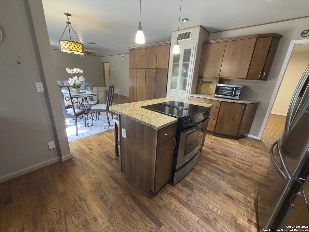 11022 Dreamland Dr - Photo 6 of 24
