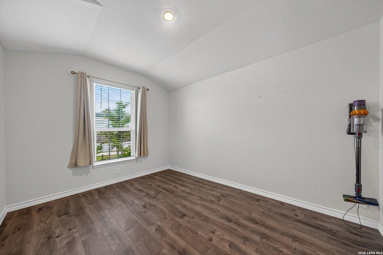 731 Overlook Rdg - Photo 6 of 28