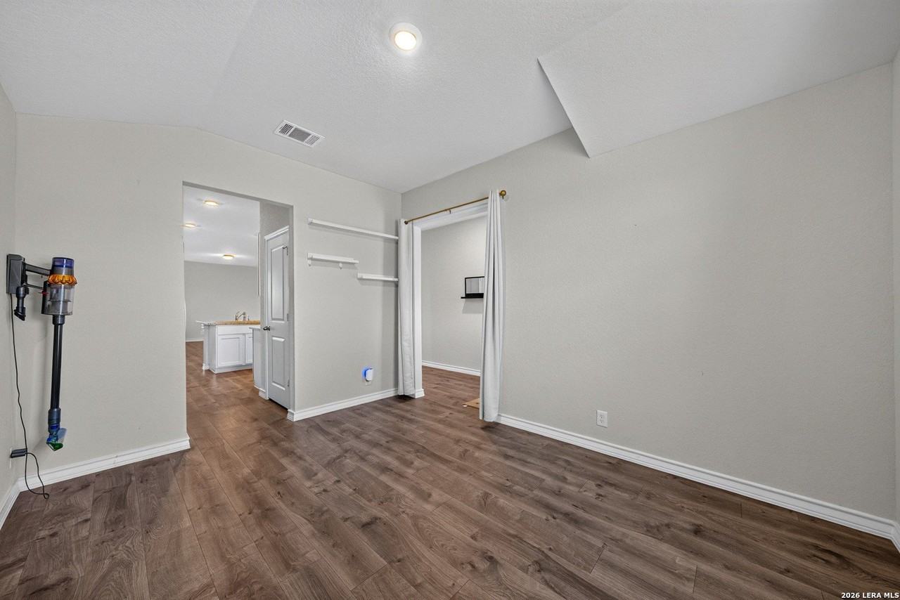 731 Overlook Rdg - Photo 7 of 28