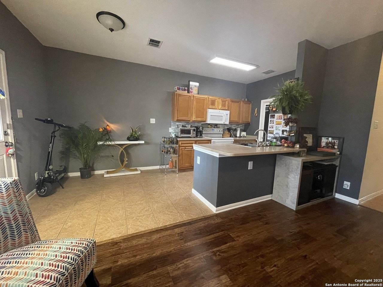 4109 St Charles Bay - Photo 4 of 18