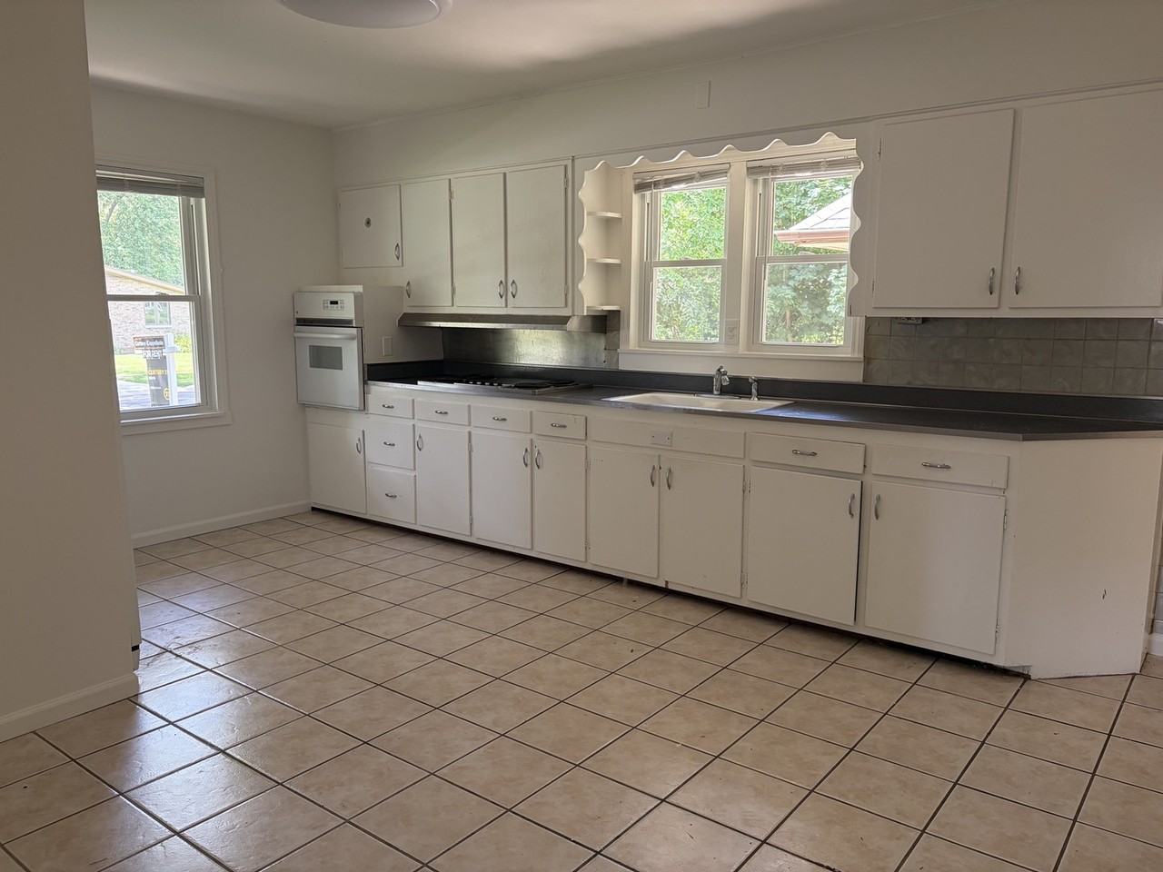 150 Woodland Rd - Photo 3 of 10