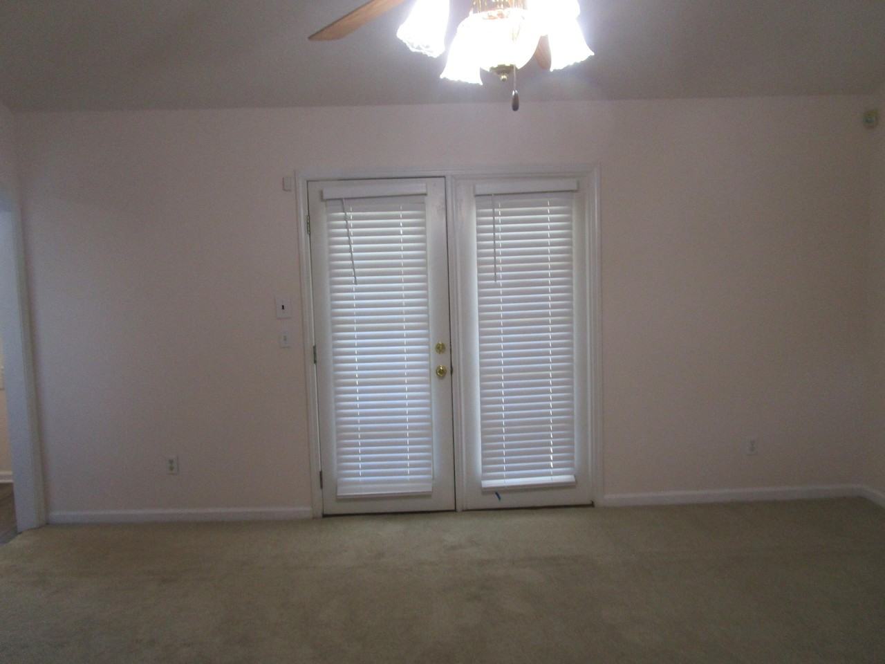 2555 Nicholson Dr - Photo 4 of 19