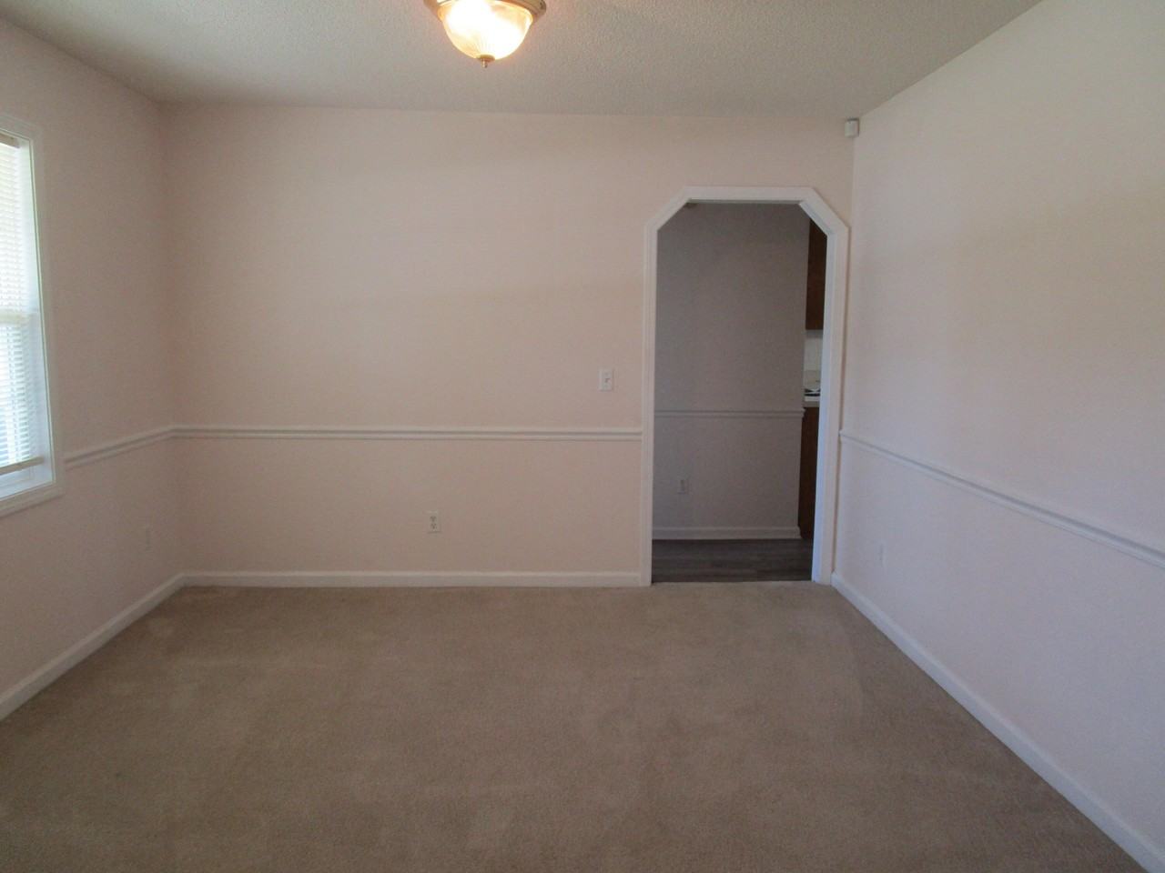 2555 Nicholson Dr - Photo 5 of 19