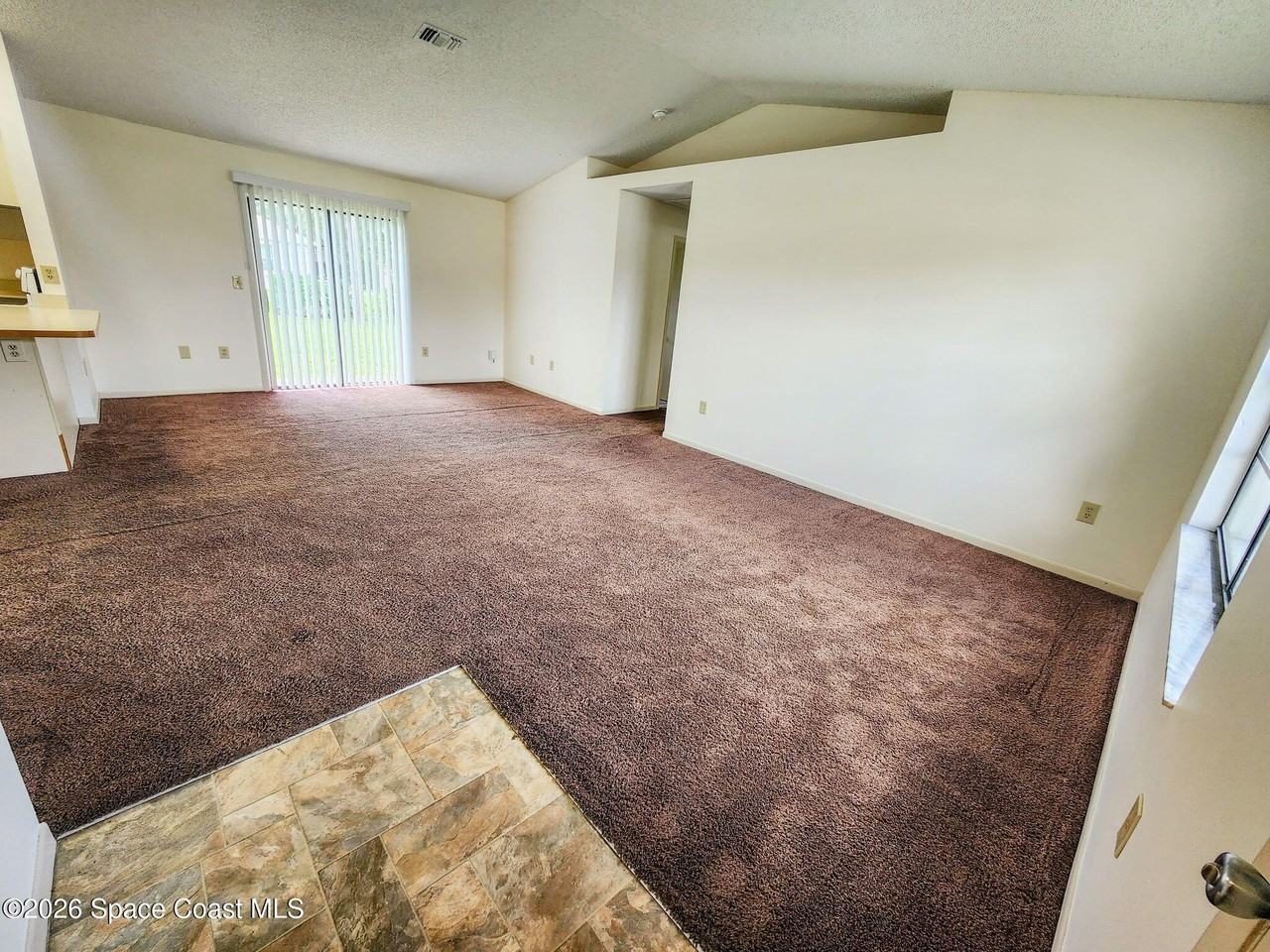 821 Hawaii Ave Nw - Photo 3 of 24