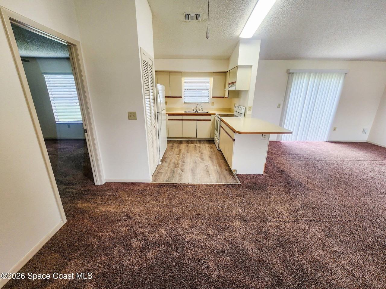 821 Hawaii Ave Nw - Photo 5 of 24