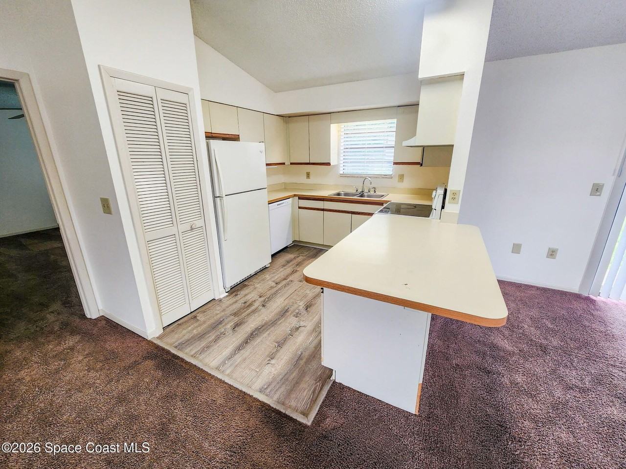 821 Hawaii Ave Nw - Photo 6 of 24