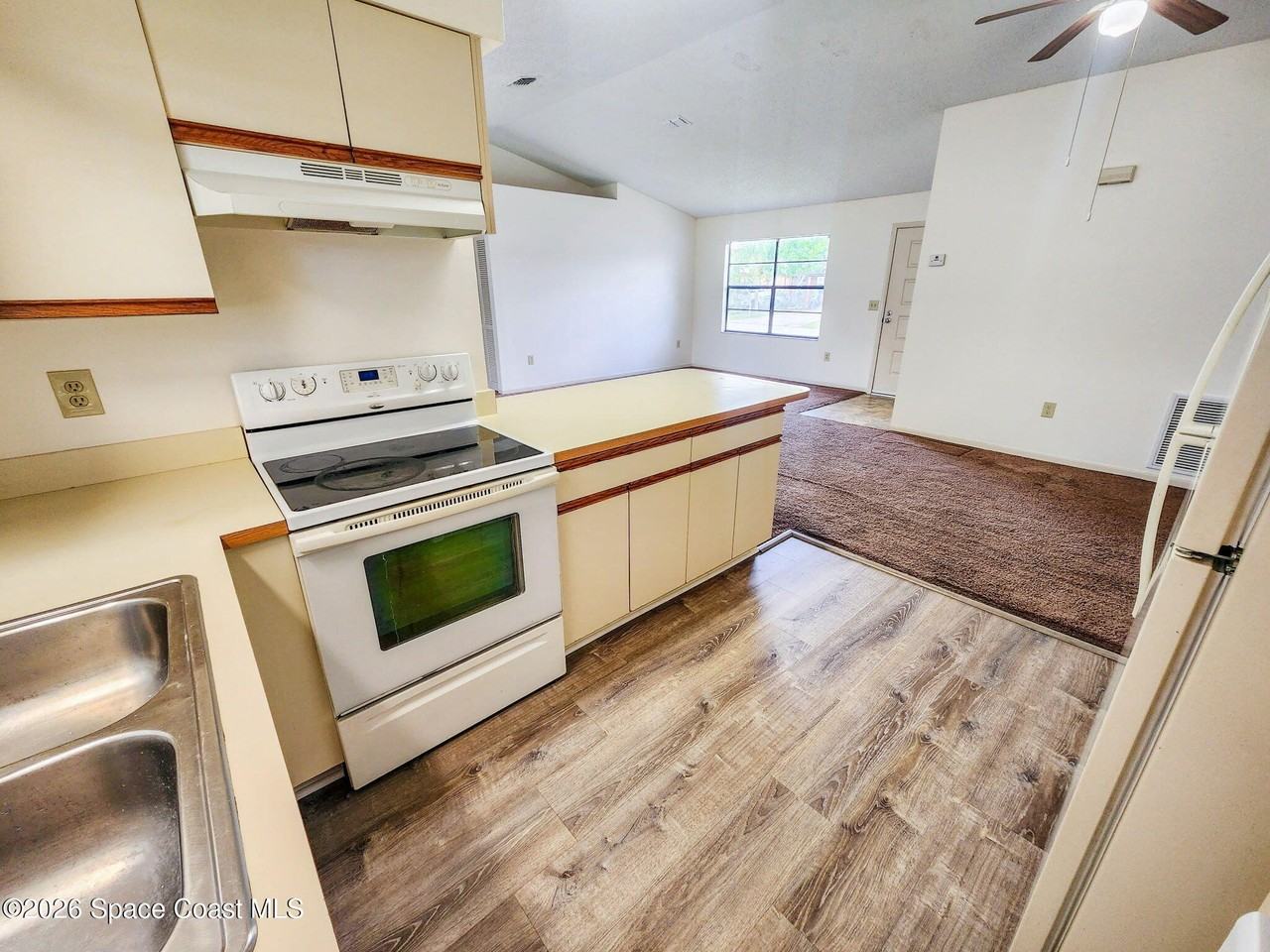 821 Hawaii Ave Nw - Photo 7 of 24
