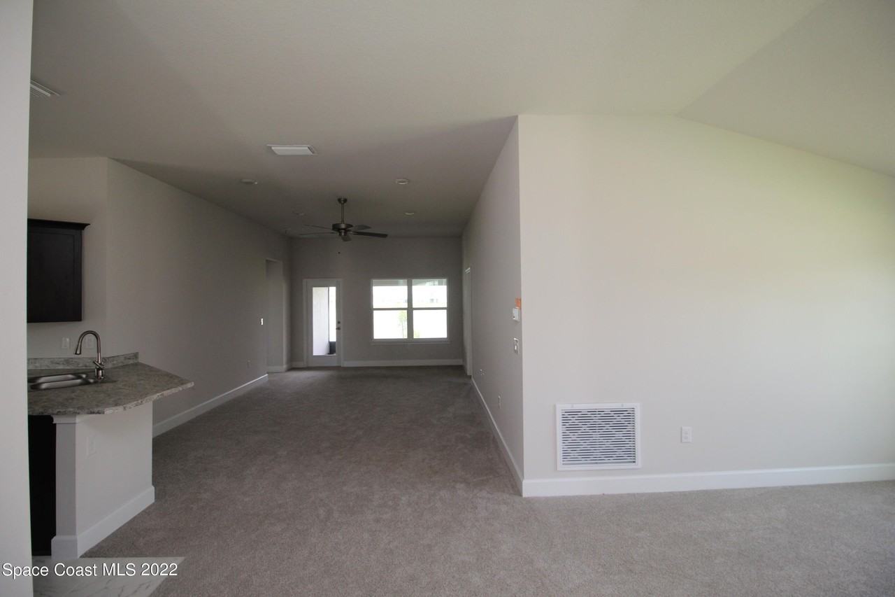 616 Kylar Dr Nw - Photo 4 of 12