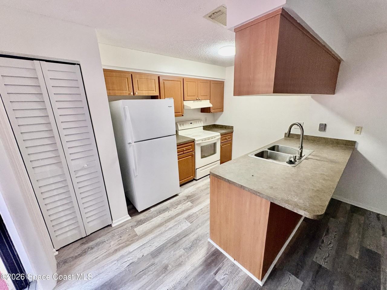 8789 Live Oak Ct - Photo 4 of 24