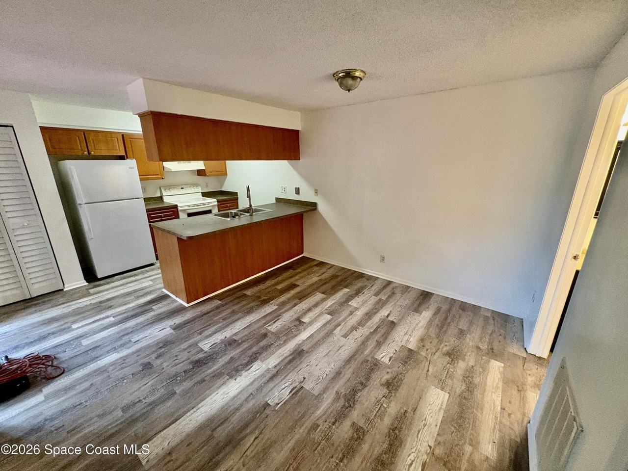 8789 Live Oak Ct - Photo 5 of 24
