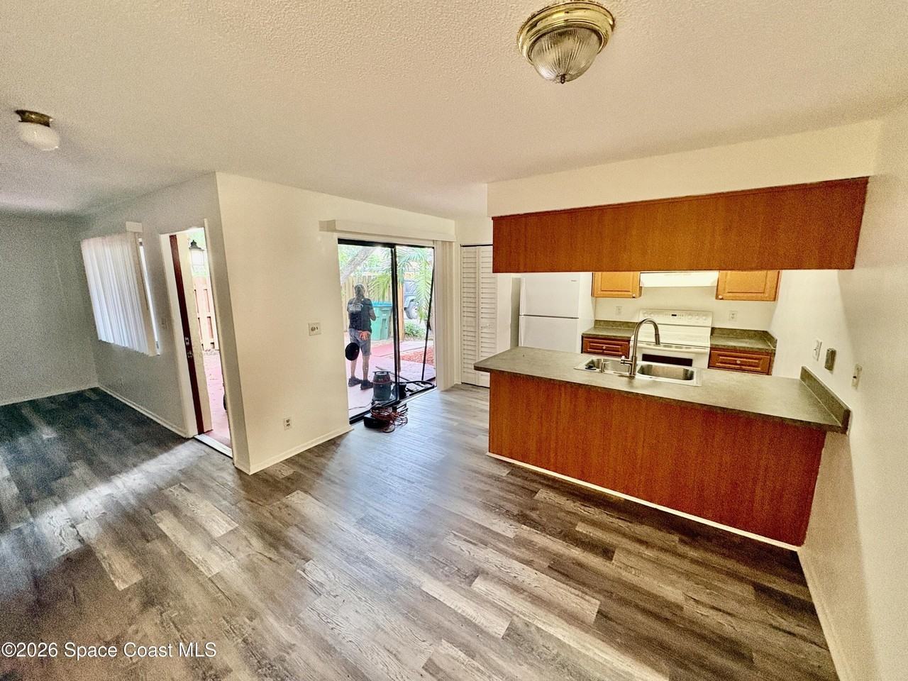 8789 Live Oak Ct - Photo 6 of 24
