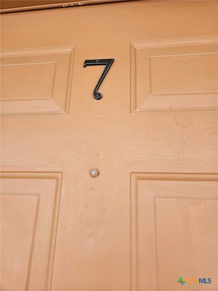 102 E Avenue A #7 - Photo 4 of 13