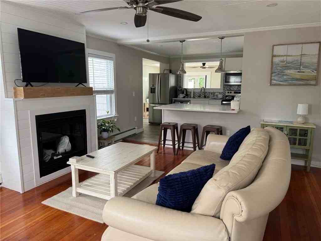 53 Center Ave - Photo 3 of 31