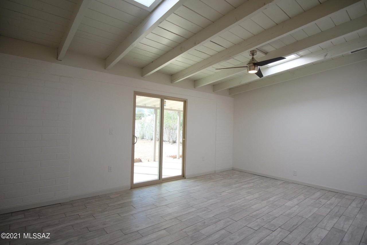 919 N Catalina Ave - Photo 5 of 24