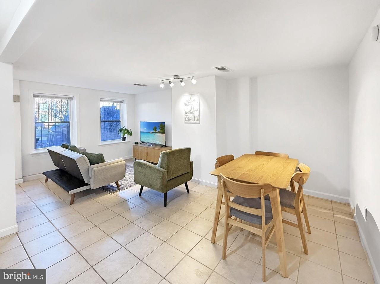 1523 Pennsylvania Ave Se #2 - Photo 5 of 12