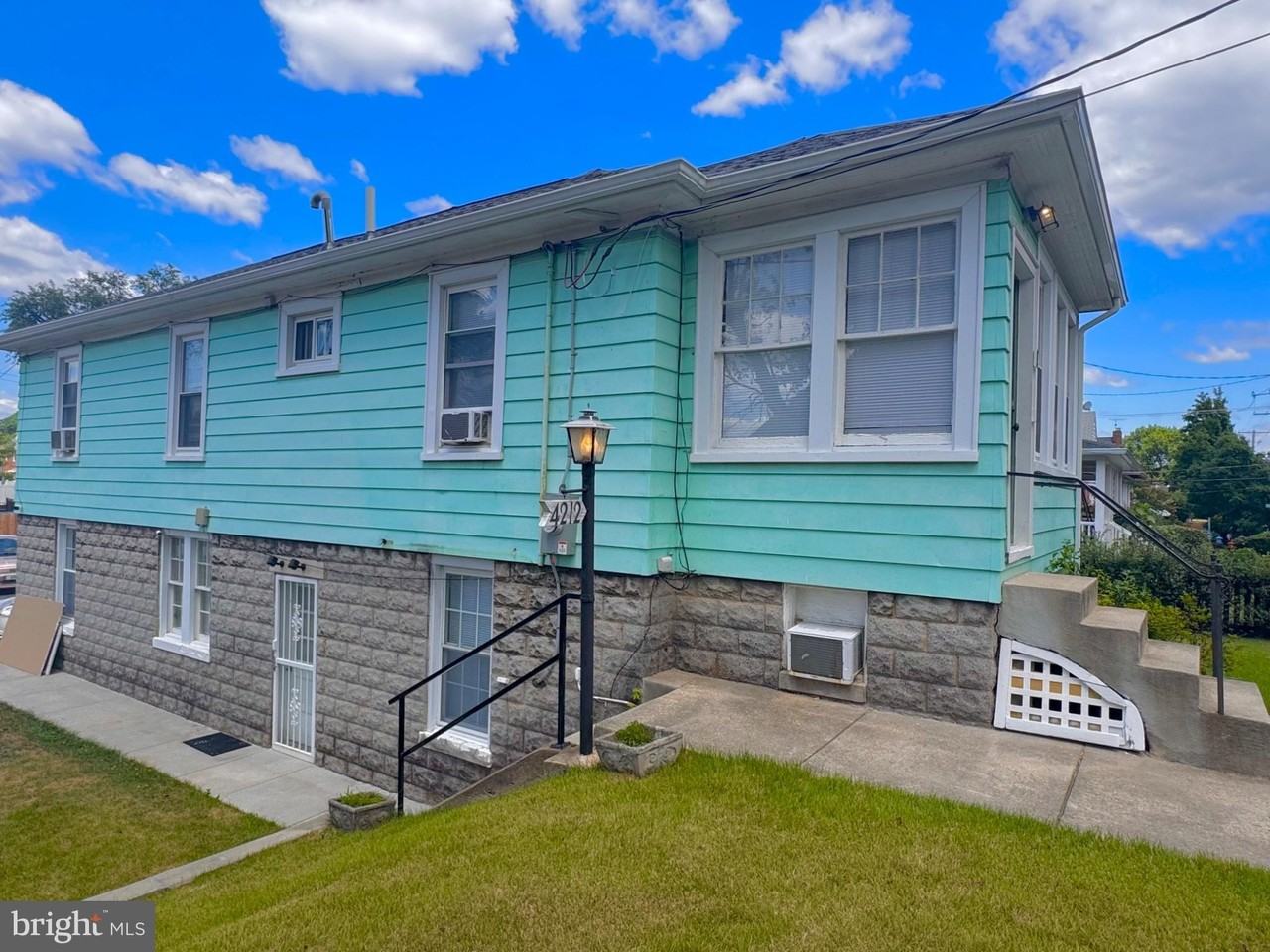 4212 22nd St Ne - Photo 2 of 2