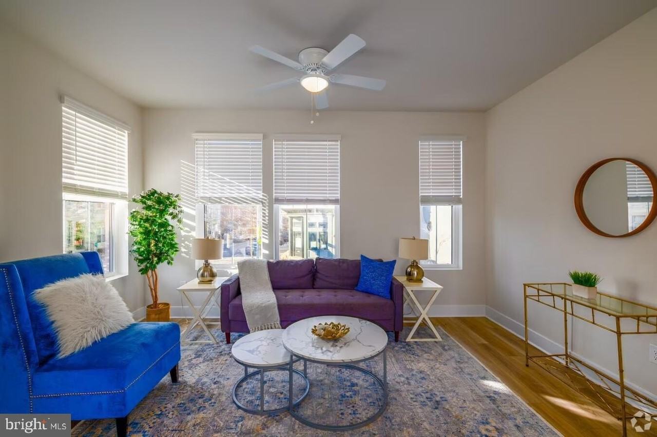 1821 Guilford Ave - Photo 5 of 13