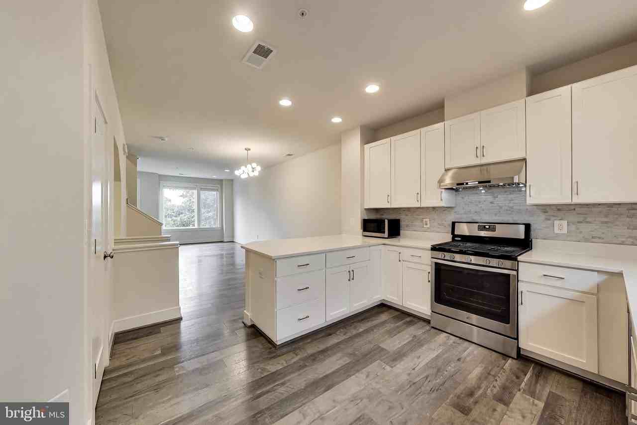 16616 Crabbs Branch Way - Photo 4 of 43