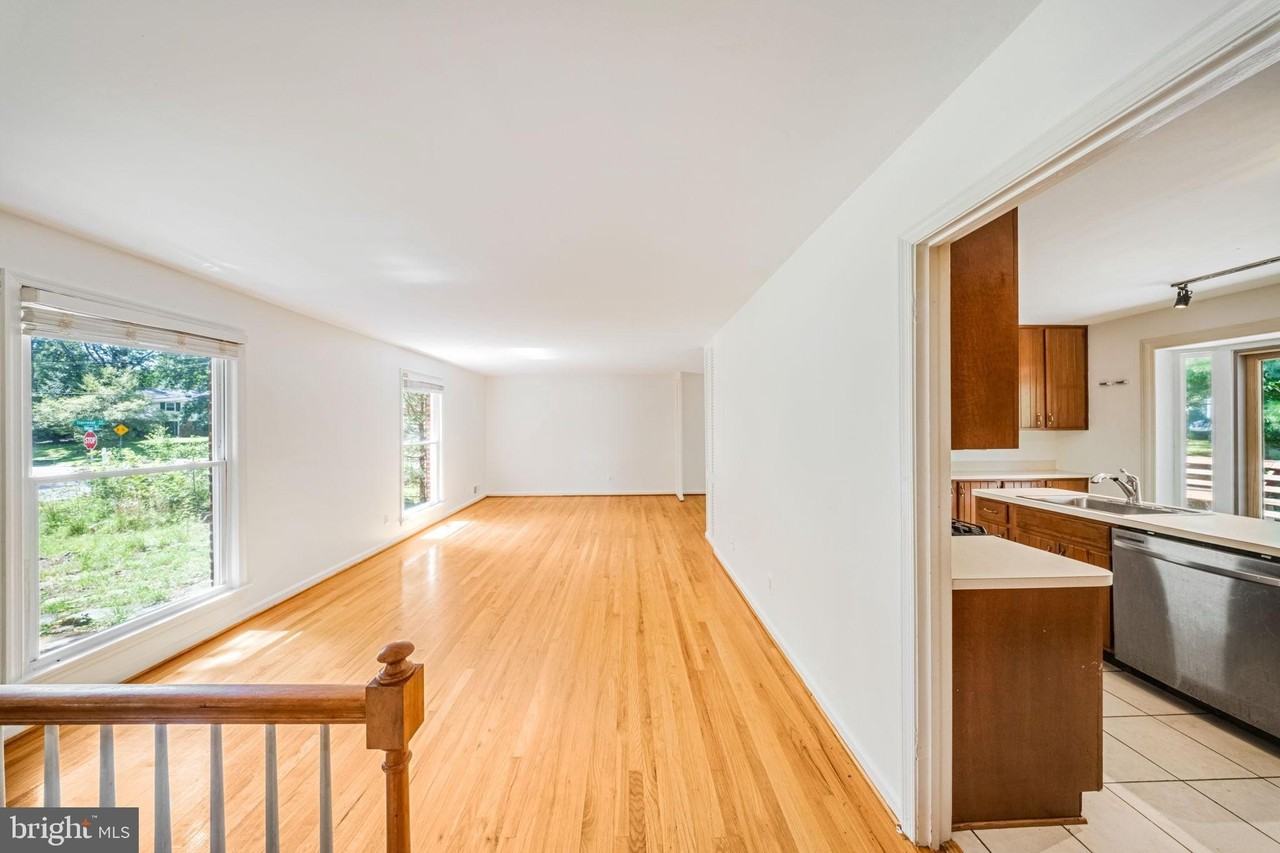 6715 Tildenwood Ln - Photo 4 of 14
