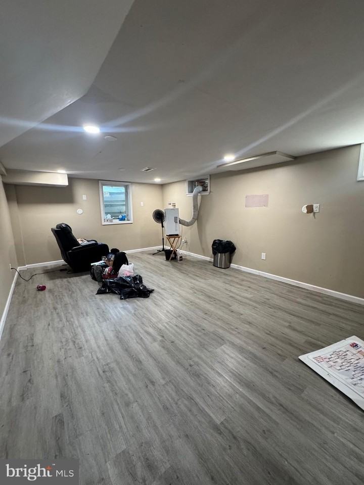225 Giles Rd - Photo 6 of 17