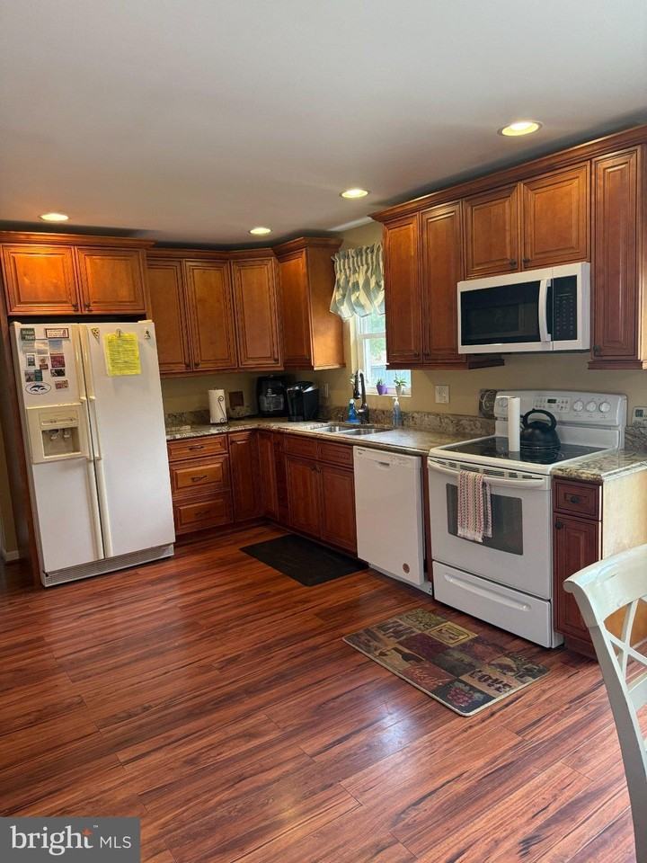 3 Lauffer Ln - Photo 2 of 15