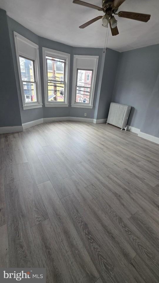 318 Centre St - Photo 5 of 13