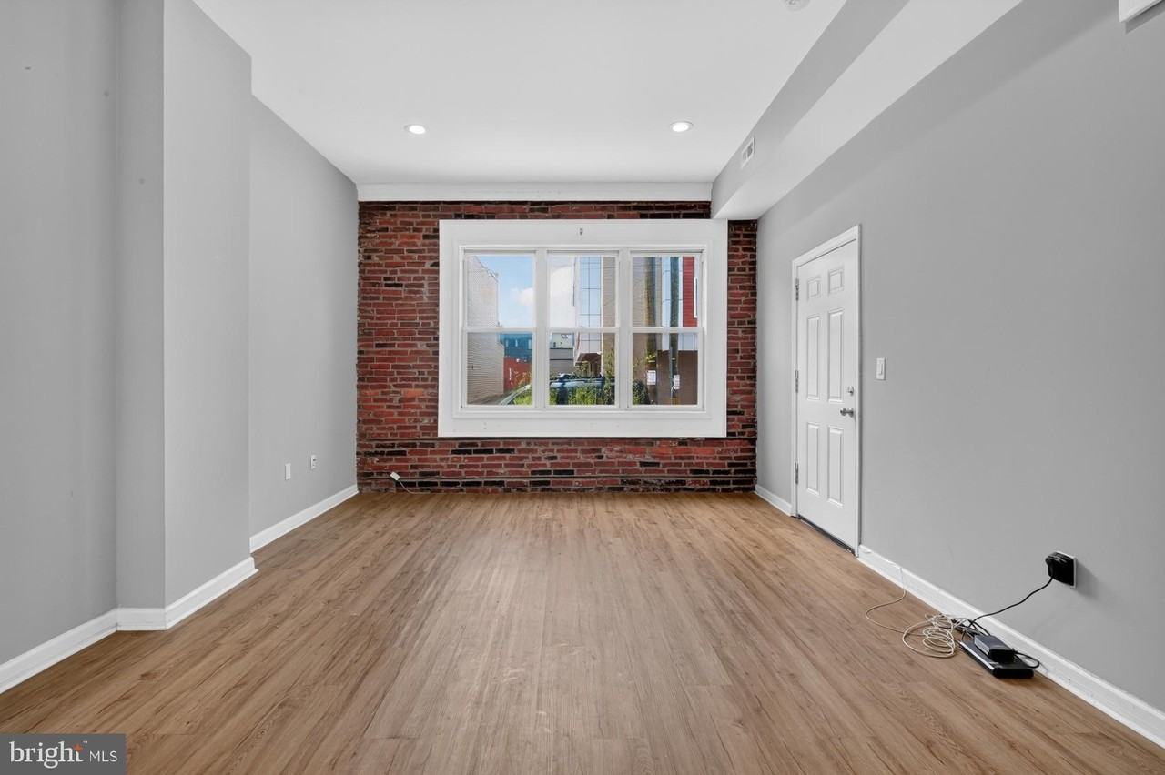 1209 E Susquehanna Ave #1 - Photo 3 of 20
