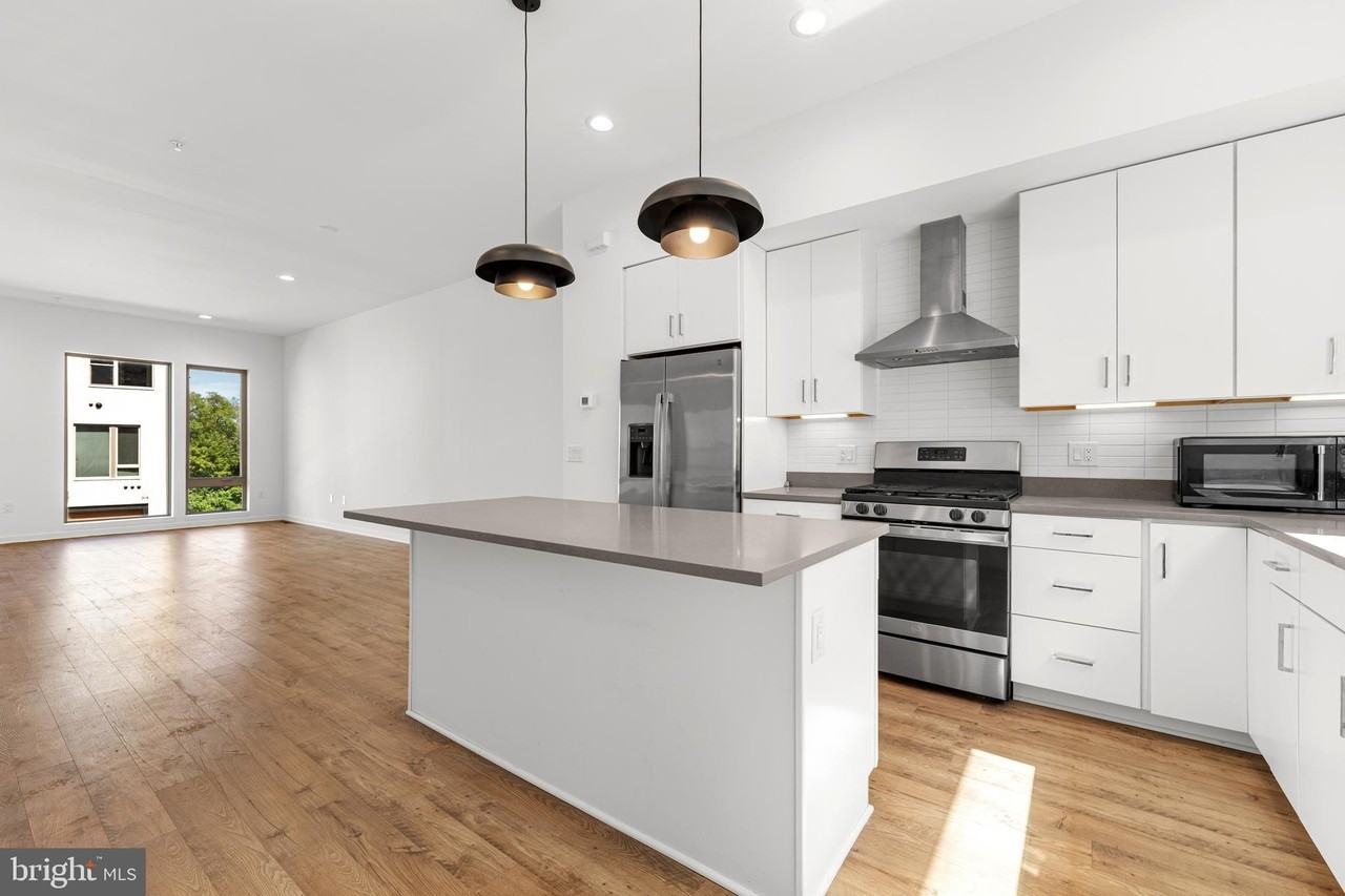 3118 Pierview Ln - Photo 3 of 25