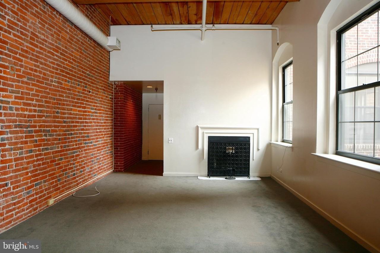 1305 Arch St #101 - Photo 5 of 14