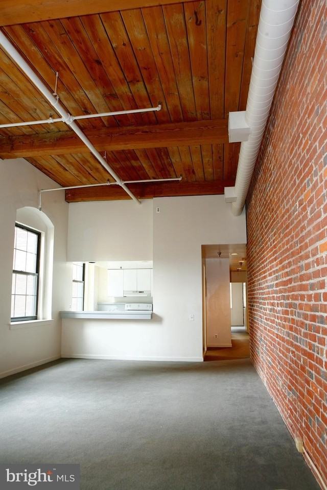 1305 Arch St #101 - Photo 6 of 14