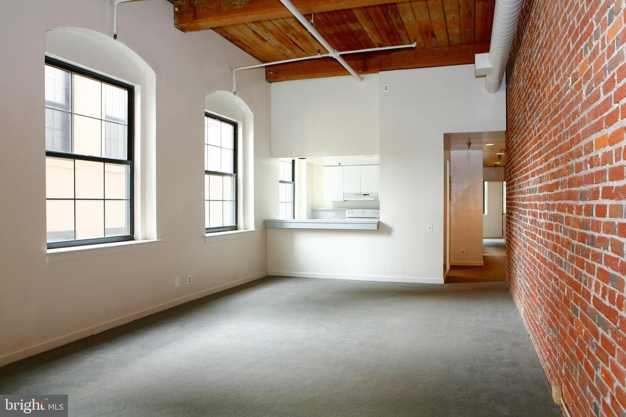 1305 Arch St #101 - Photo 7 of 14