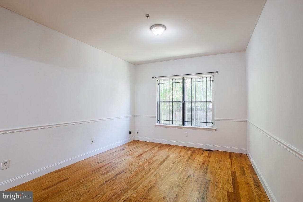 1950 N 18th St #1 - Photo 4 of 11